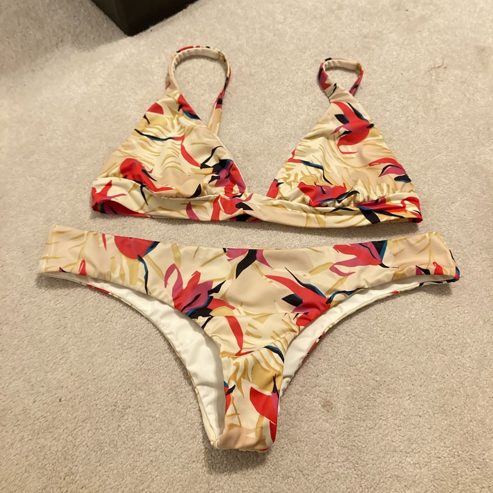 Billabong swimwear